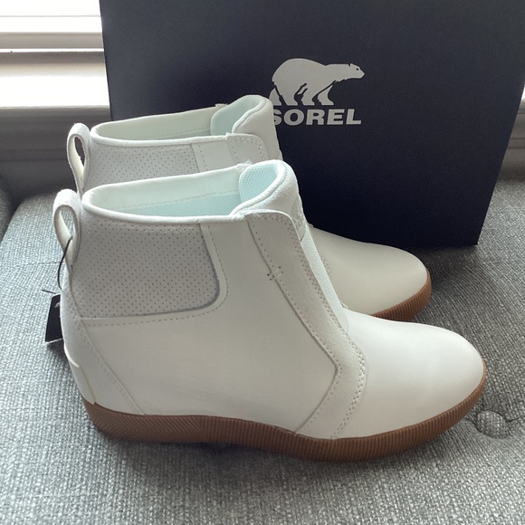 SOREL Out N About Wedge Bootie (Women) 8M - Picture 1 of 12